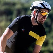 Men's sports eyewear